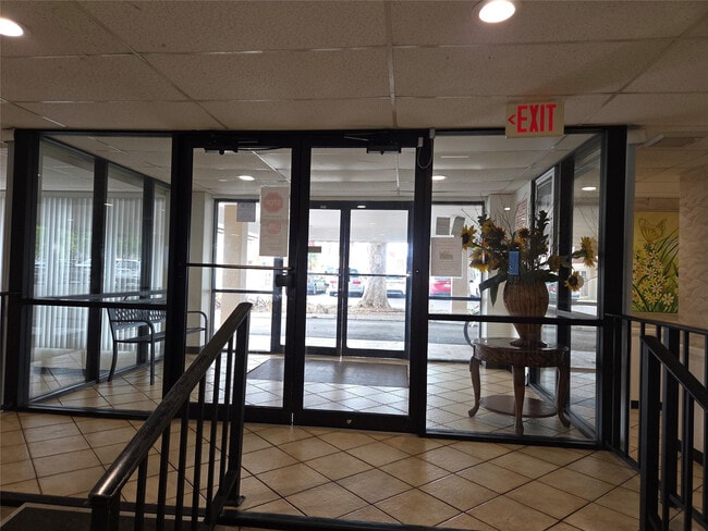 Photo - 4158 Inverrary Dr Unidad 104