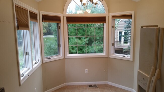 Photo - 8 Rosewood Ln