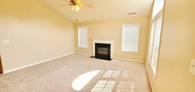 Photo - 3 Bedroom/2 Bath Charming Ranch