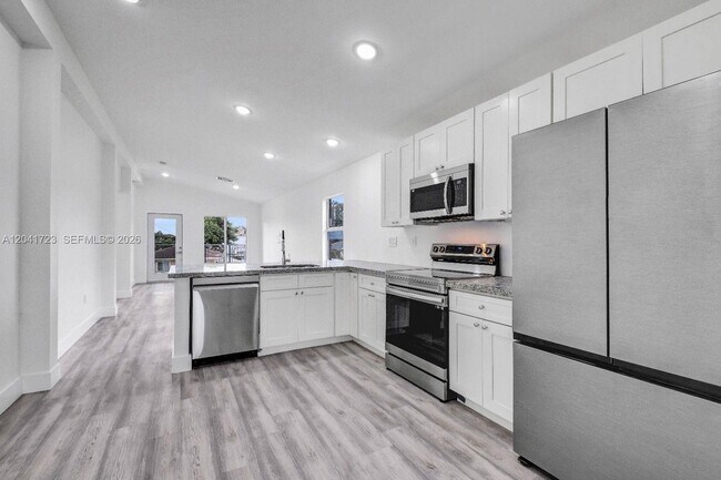 Photo - 7777 NW 8th Ct Unidad A
