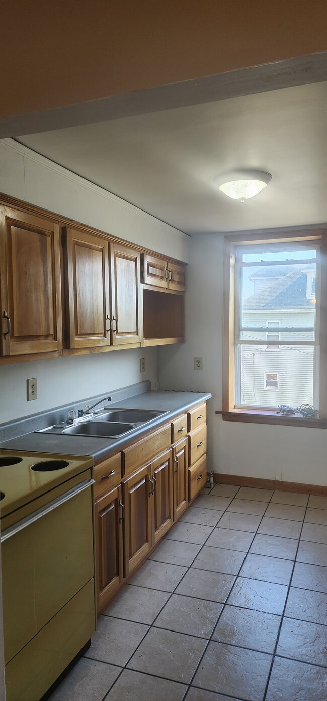 Photo - 346 Brown St Apartments Unit 346 B