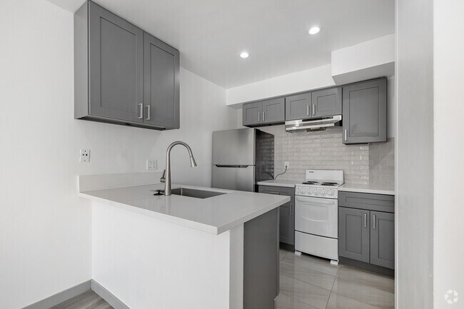 1BR, 1BA - 675SF - Kitchen