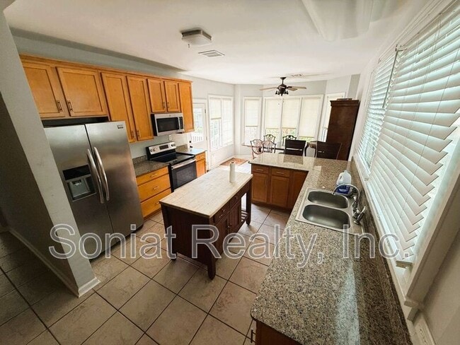 Photo - 3308 Upperline St