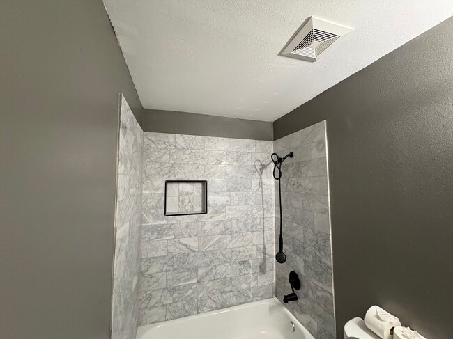 Photo - 2403 Orchard Run Way
