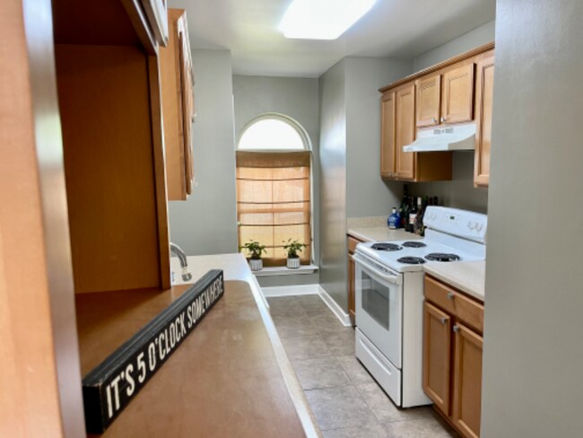 Photo - 3561 Kings Dr Apartment