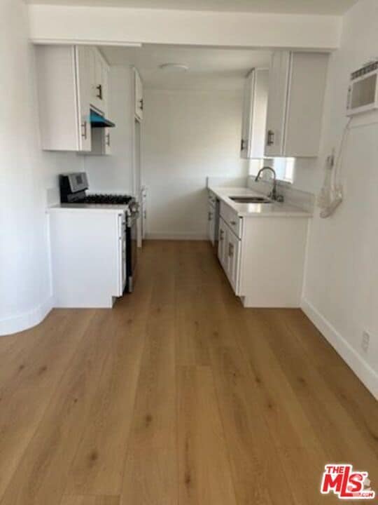 Building Photo - 901 E Acacia Ave Unit C Rental