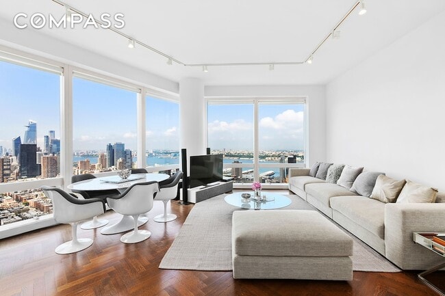 Building Photo - 25 Columbus Cir Unit 65E Rental
