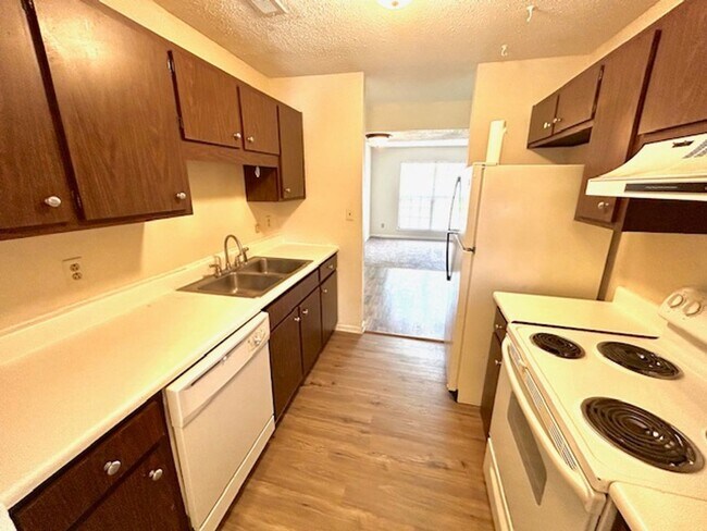 Photo - Cute and Cozy-ONE BEDROOM/ONE BATH - SOUTH HUNTSVILLE LOCATION -With a $300 Off the first month's...