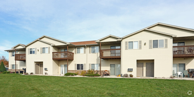 Tamarack Apartment Homes - Tamarack Apartment Homes