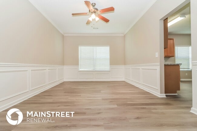 Photo - 315 Wellsley Ln