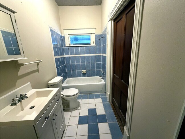 Photo - 3716 Avenue K