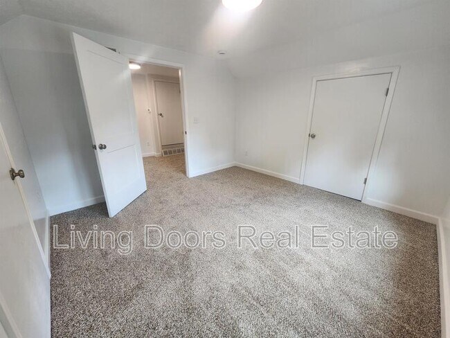 711 N 30th St Unit 2