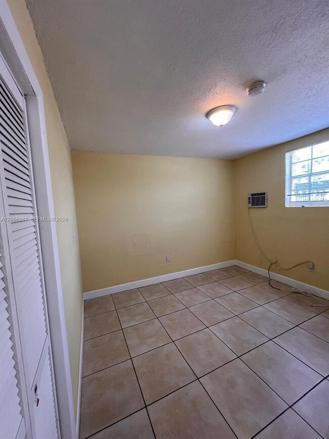 Photo - 1625 NW 35th St Unit A7