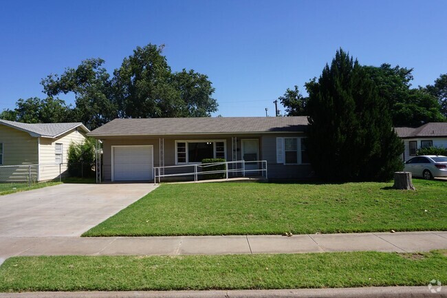 Building Photo - 3016 45th St Rental