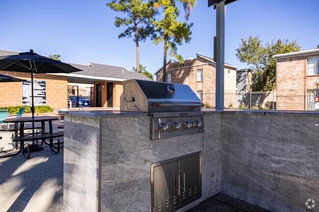 Grilling Area - Carriage Woods Apartments