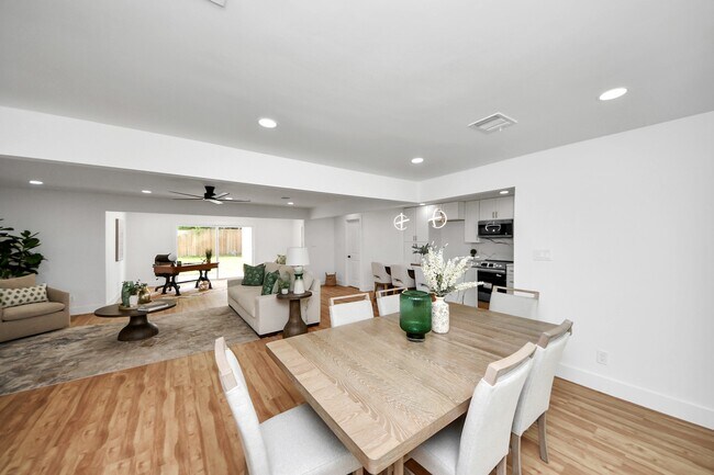 Photo - 6249 Locke Ln