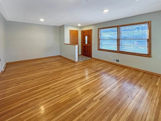 Photo - 5711 Xerxes Ave S