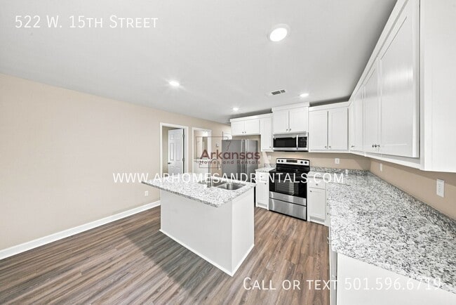 522 W 15th St