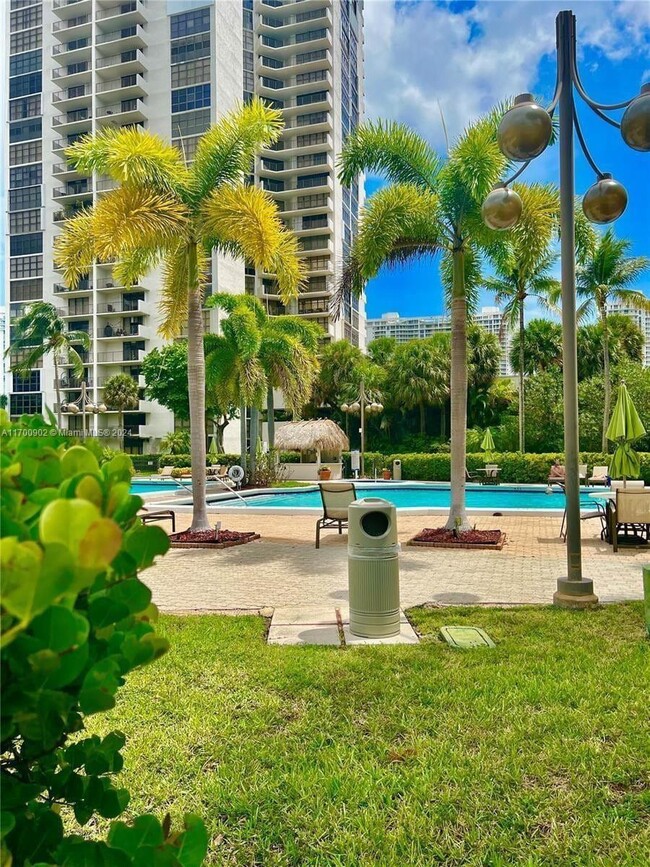 Photo - 18151 NE 31st Ct Condominio Unidad 1404