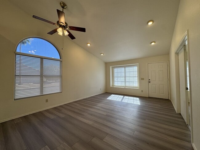 Photo - 4 BEDROOMS CULDESAC LOT ACROSS FROM PARK