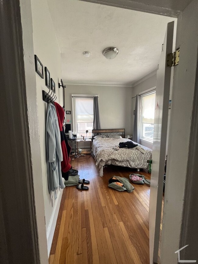Photo - Spacious Brighton 4 Bed Available 9/1/2026