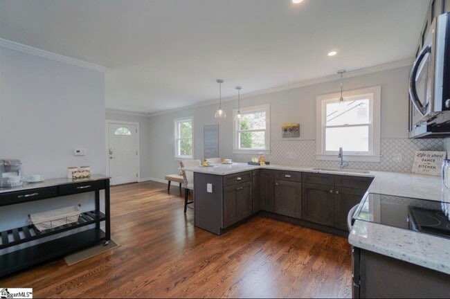 Photo - 6 Pleasant Ridge Ave