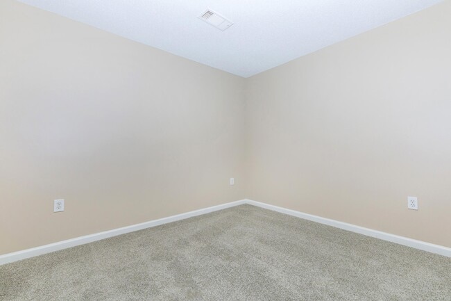 Photo - Lakeshore Crossing Apartments