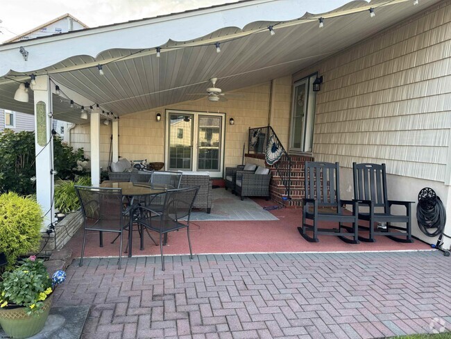 Building Photo - 8097 Fulton Ave Rental
