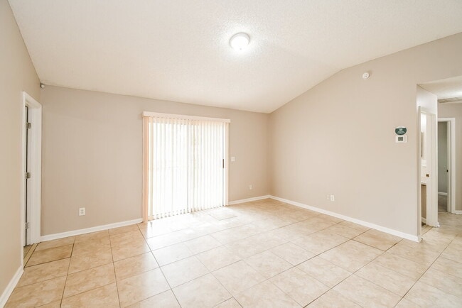 Photo - 8554 Star Leaf Rd N