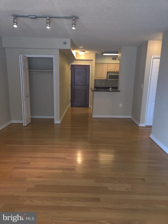 4801 Fairmont Ave Unit 301