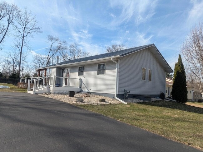 Building Photo - 4125 Spruce St