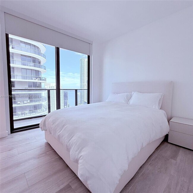 Photo - 55 SW 9th St