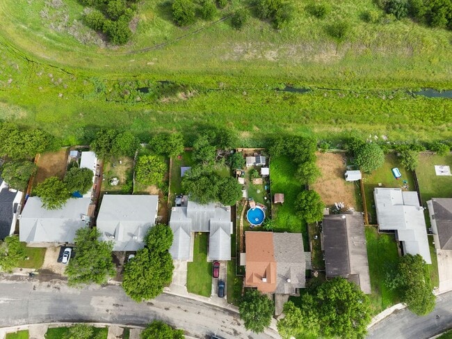 Building Photo - 8317 Forest Ridge Dr