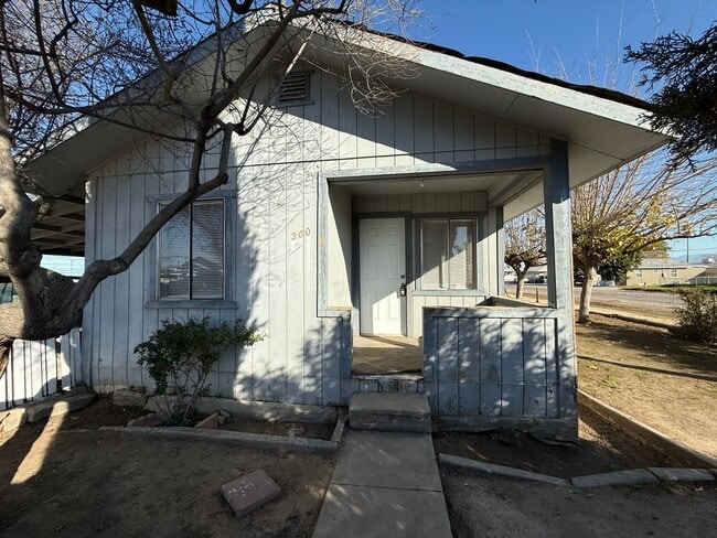 Building Photo - Fresh Paint!