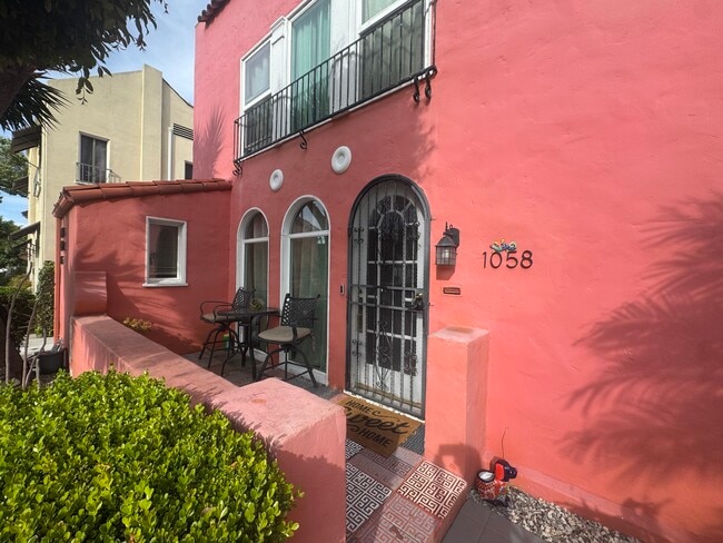 Building Photo - 1058 S Redondo Blvd Unit 1058