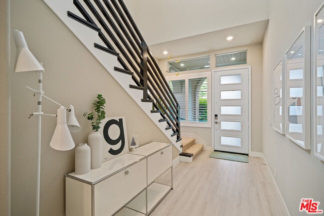 Photo - 101 Turnstone