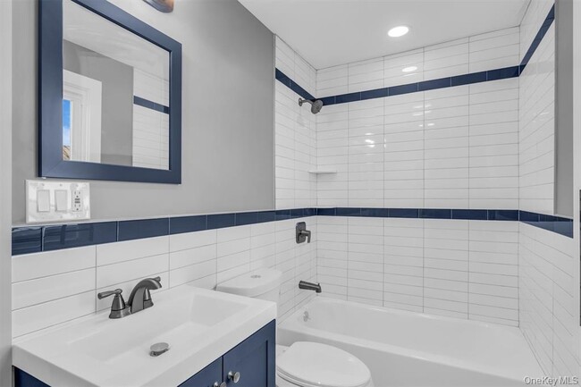 Photo - 31-33-33 Burr Ave