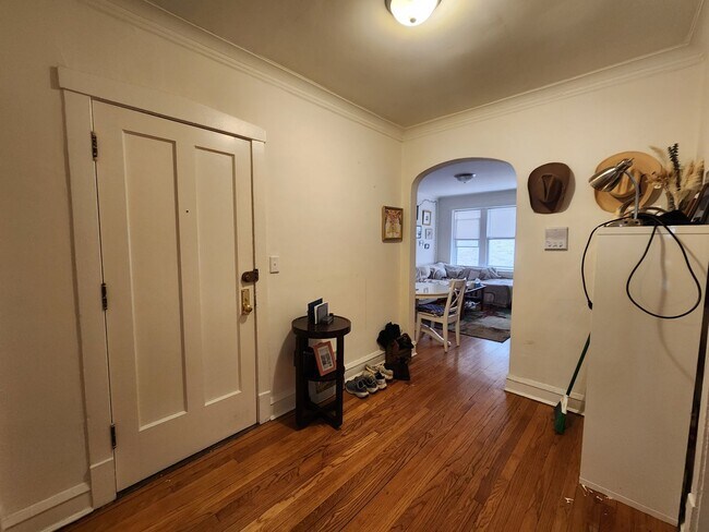 Photo - Spacious Updated 2 bed/1 bath in North Park Unidad 5201B-3
