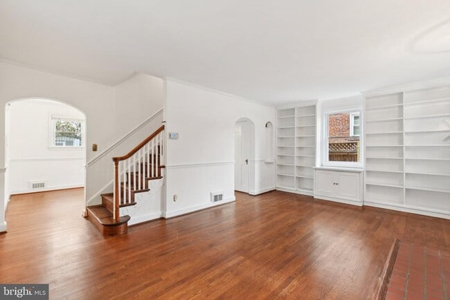 Photo - 5008 44th St NW