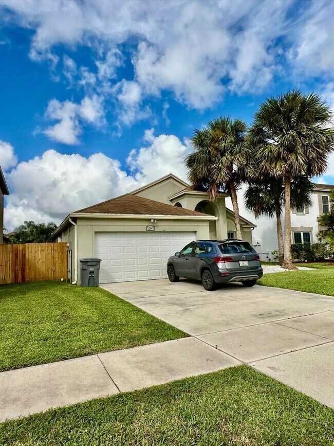 Photo - 22449 Middletown Dr