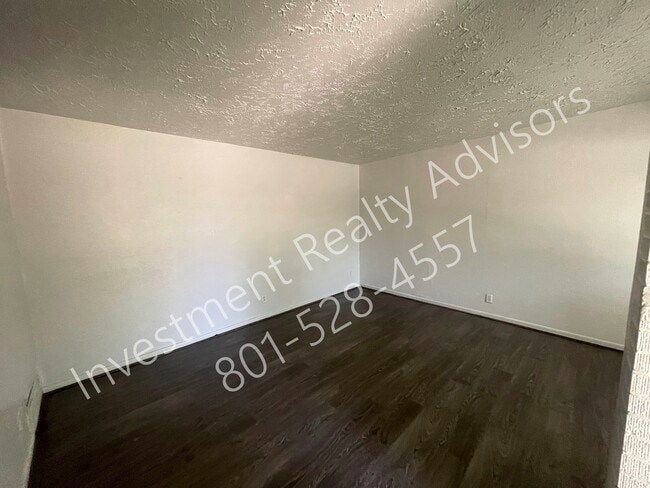 Photo - 1071 West 700 S