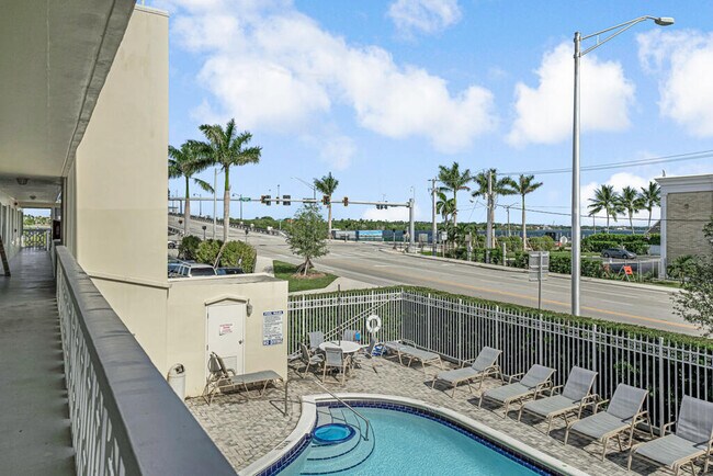 Photo - 3915 S Flagler Dr Unit 310