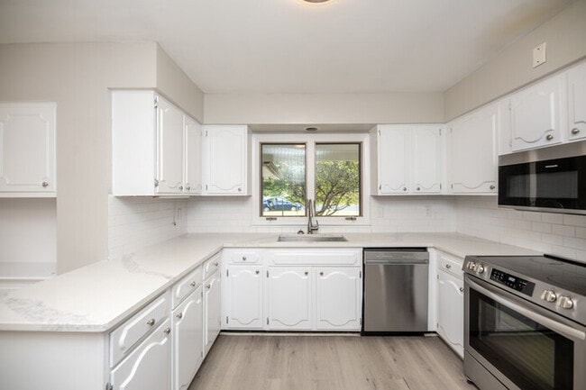 Photo - Large Home in Far North Peoria