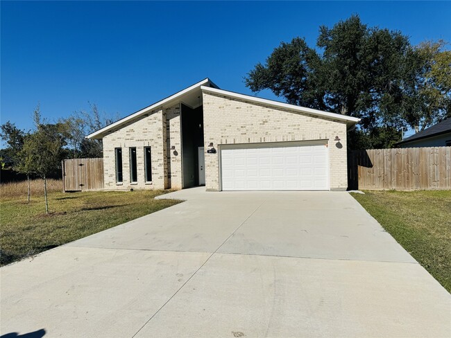 Building Photo - 8437 Winthrop Ln