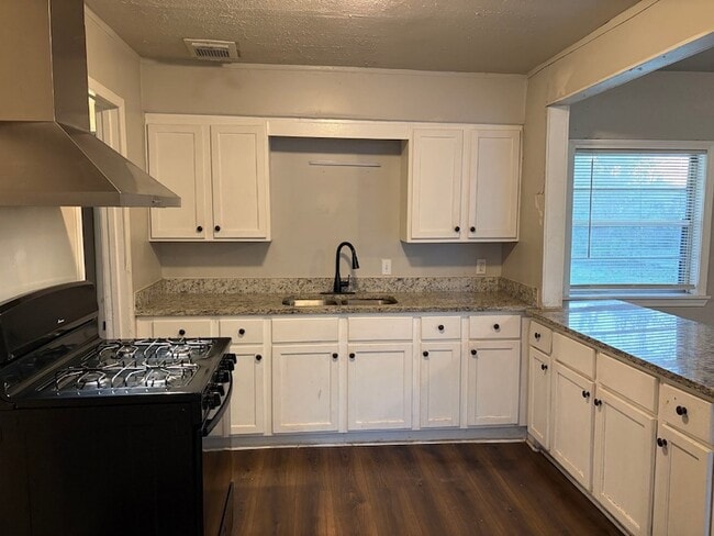 Photo - 5818 Glenhurst Dr