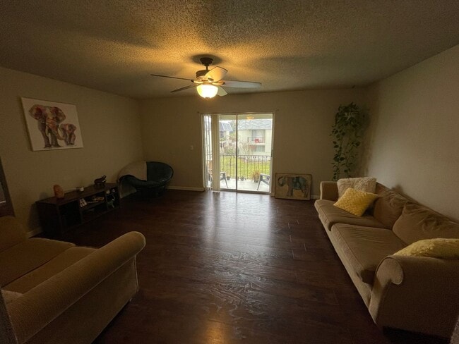 Photo - 2 Bed/1 Bath, 2nd floor condo in The Villas of Orlando AVAILABLE NOW! Unit 220