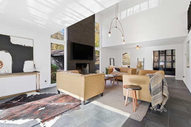 Photo - 1 Myrtle Hill Rd