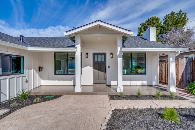 Photo - 2051 Randolph Dr