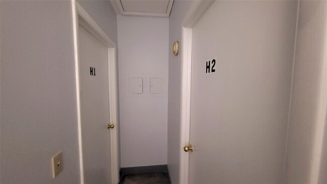 Building Photo - 531 W Haight Ave Rental