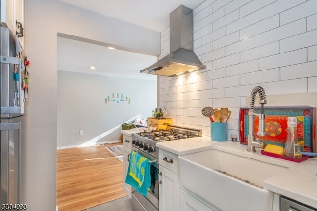 Photo - 376 Claremont Ave Unit 9